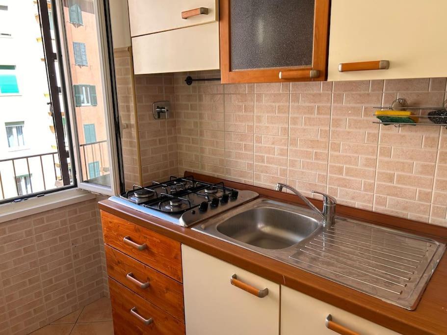 Near The Center With Private Bathroom *