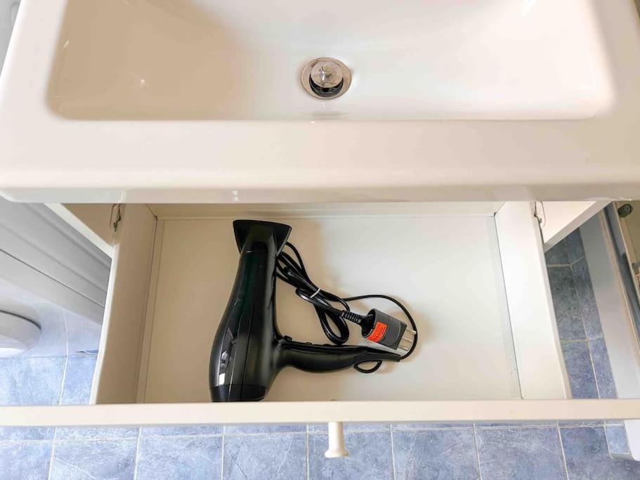Near The Center With Private Bathroom *